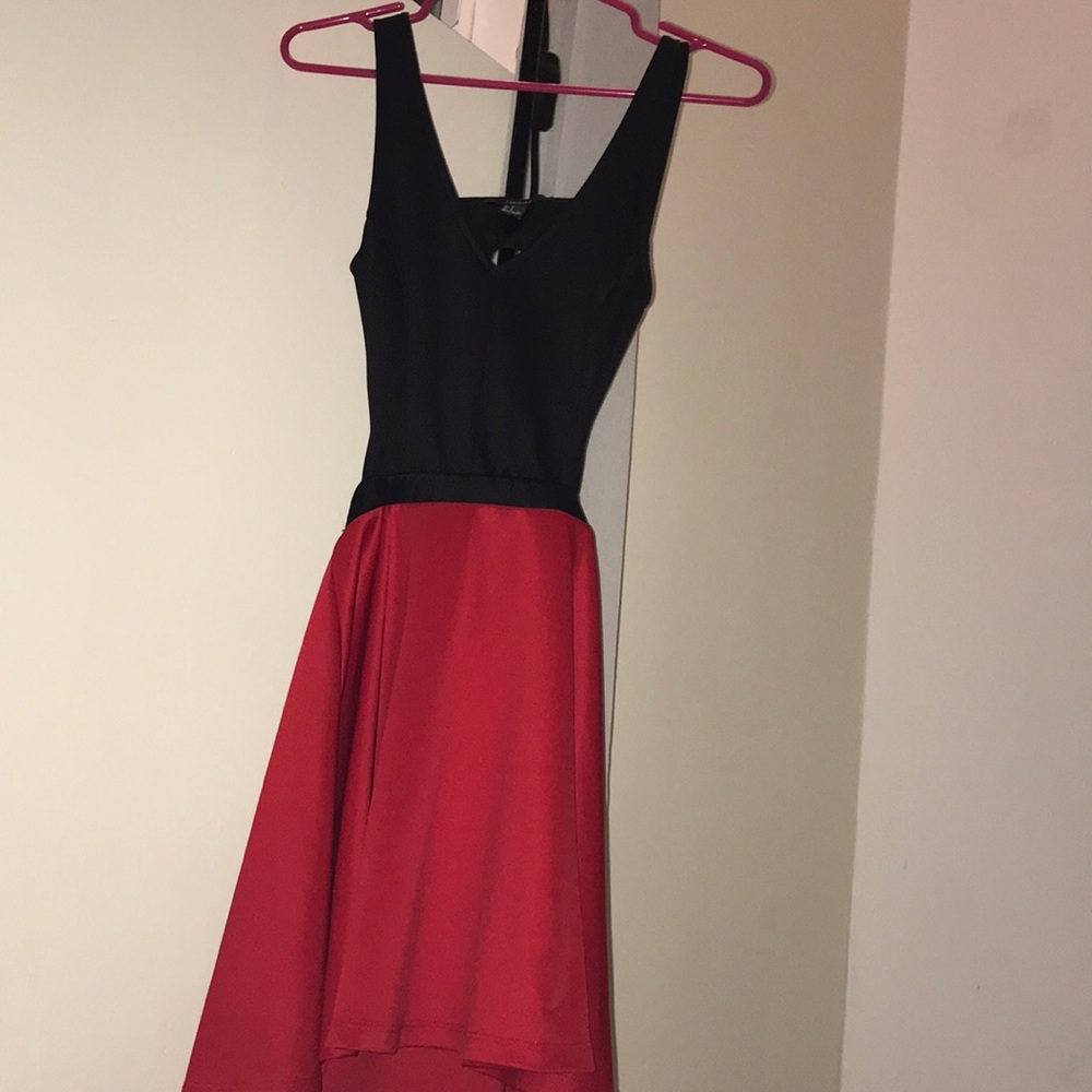 Forever21 Small open back black and red dress